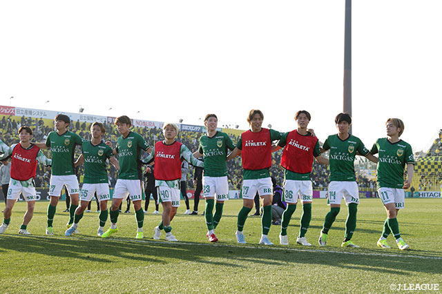 2-1と逆転勝利を収めた東京Vが、開幕2連勝でEASTの首位に浮上した