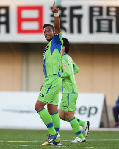 [ J2：第41節 湘南 vs 横浜FC ] | J's GOAL | フォトニュース