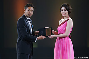 Jリーグアウォーズでは、得点王プレゼンターとして出席しました!選手、監督のタキシード姿はこの式典でしか見ることができないのでとても新鮮です。