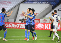 日本代表、「ピクシー」率いるセルビア代表を撃破!セットプレーから伊東 純也が決勝点【サマリー:国際親善試合 日本vsセルビア】