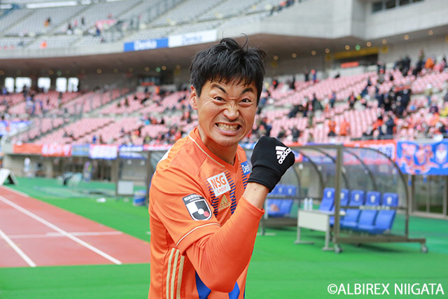 10年ぶりに復帰した新潟では主力として活躍。J1復帰だけではなく、新潟のサッカーを確立したいと意気込んでいる