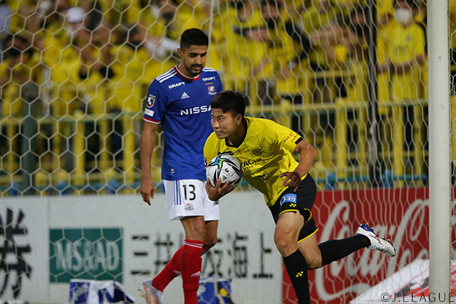 2021年はJ1初ゴールを記録するなど、リーグ戦での出場時間を大幅に伸ばしました。