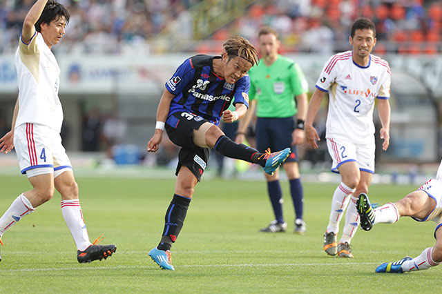 ドイツでのプレーを経て、2014年のJリーグカップでは7試合5得点の活躍で優勝に大きく貢献した。