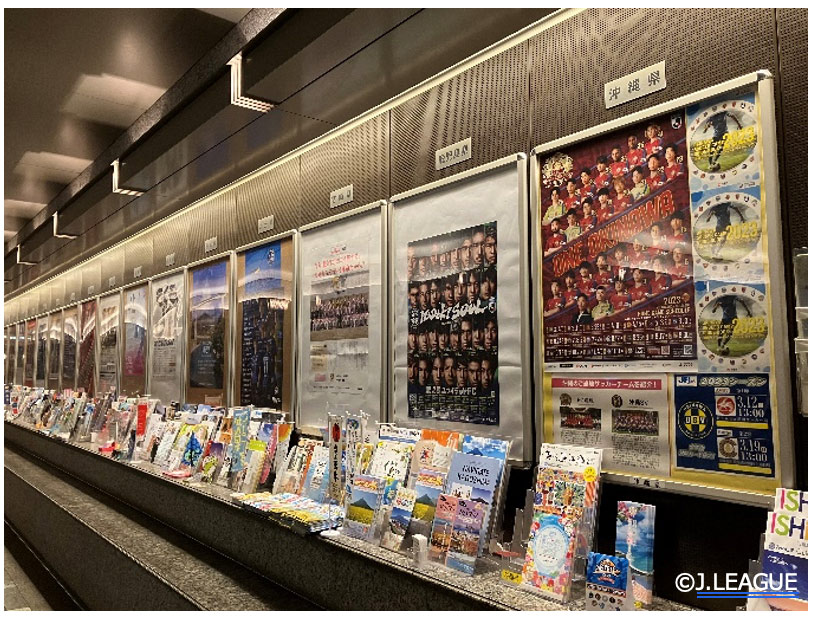 地下通路の展示の様子