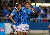5発快勝を収めた横浜FCは6連勝で勝点を43に伸ばし、暫定首位に立った