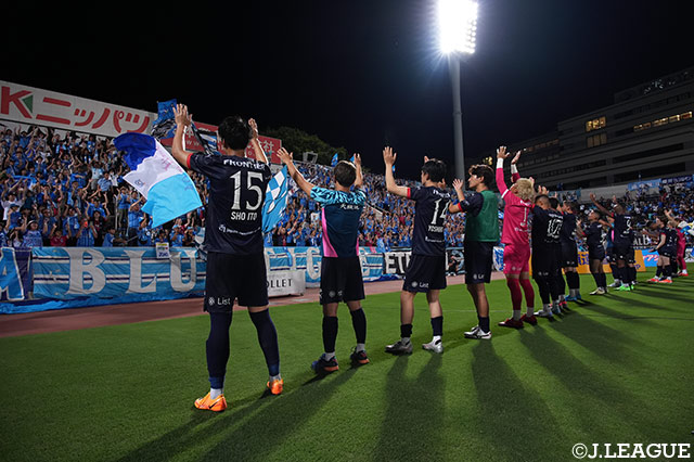 劇的逆転勝利の横浜FCが首位に浮上！ 群馬を下した甲府は大塚 真司体制下での初白星を手に【サマリー：明治安田Ｊ２ 第25節】