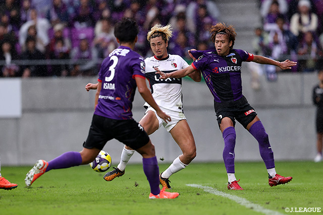 鹿島が鈴木優磨の後半AT同点弾で引き分けに持ち込む!3連勝の柏は首位鹿島を猛追【サマリー:明治安田J1 第35節】