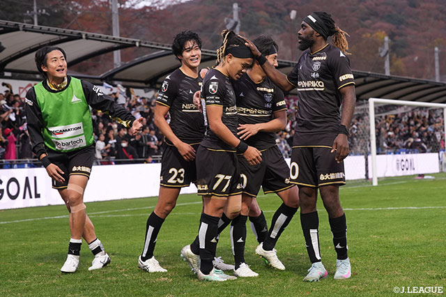 栃木CがJ3参入1年目でJ2昇格を決める!沼津は福島に敗れ最下位が確定【サマリー:明治安田J3 第37節】