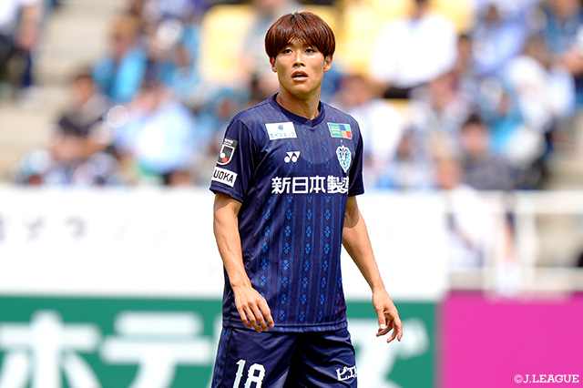 福岡よりFW岩崎が完全移籍加入【長崎】