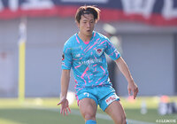 新井は今季鳥栖に加入し、明治安田J2リーグで38試合・3得点の成績でした