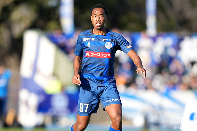 鷹啄は昨季水戸に加入し、明治安田J2リーグで30試合・1得点の成績でした