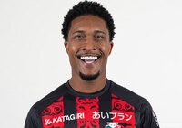 怪我の治療のためで、再来日の時期は未定となっています