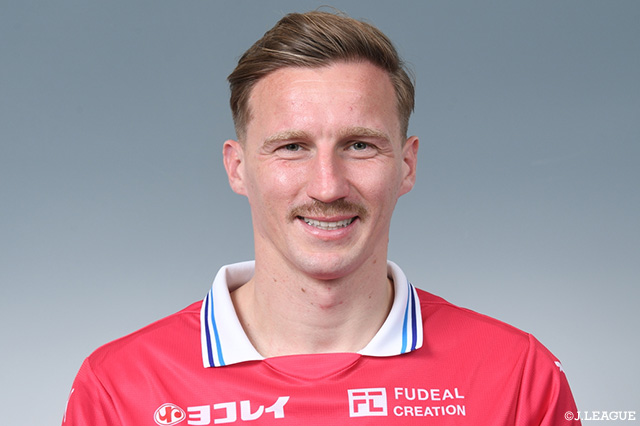 移籍期間は2027年6月30日までで、期間中は横浜FCと対戦するすべての公式戦に出場できません