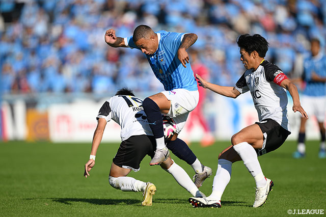 【明治安田Ｊ２ 第37節 横浜FCvs栃木】