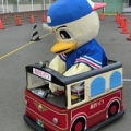 [ 横浜FM：「秋の交通安全フェア」にＦ・マリノスが参加 ]　先日初めて運転したゴーカートに自信を深め...
