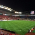[ J1：第24節 鹿島 vs 横浜FM ]　試合開始1時間前のカシマサッカースタジアム。ポツリポツリ...