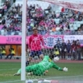 [ J1：第33節 Ｃ大阪 vs 鹿島 ]　３点差となったＣ大阪は69分に永井龍が今シーズン３ゴール目...